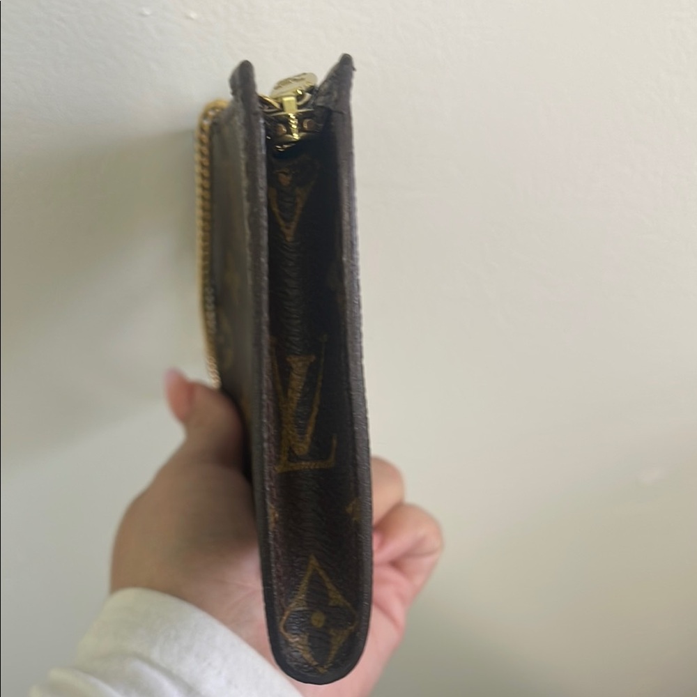 Louis Vuitton Monogram Pochette - Picture 5 of 11